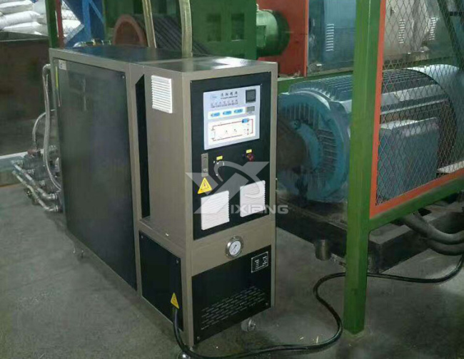東莞包裝材料行業(yè)現(xiàn)場圖——模溫機(jī)