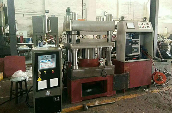 發(fā)泡模溫機(jī)對聚氨酯泡沫塑料形成的影響