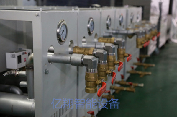 內(nèi)飾件模具壓板控溫對(duì)模溫機(jī)性能有哪些要求呢？