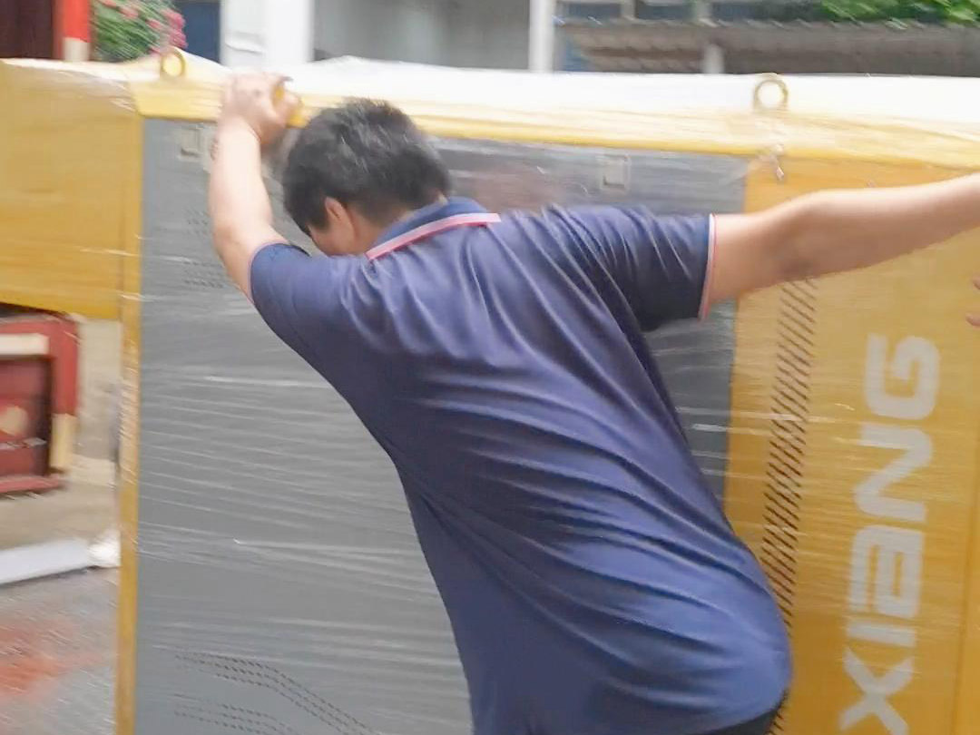 與臺(tái)風(fēng)賽跑，趕在暴風(fēng)雨來(lái)臨前把貨發(fā)出去