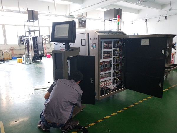 高光模溫機又稱急冷急熱溫度控制機，其優(yōu)點有四